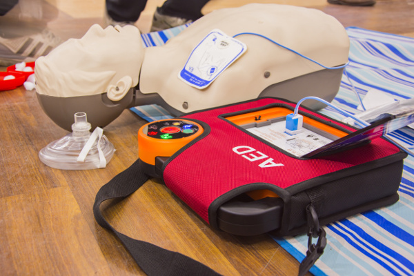 AED bei Elektroinstallation